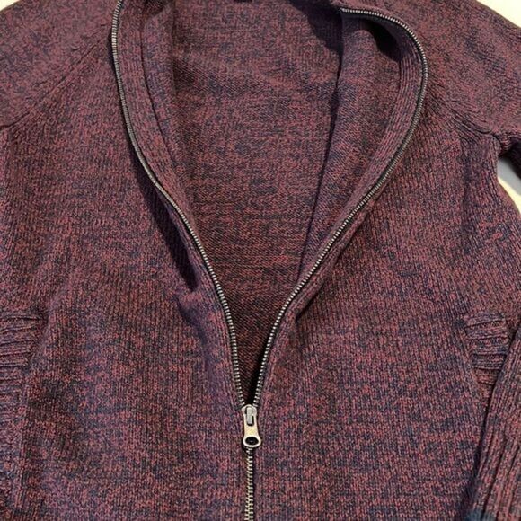 Old Navy Burgandy and Blue Zip Up Front Pocket Sweater Jacket Size M - Picture 4 of 10